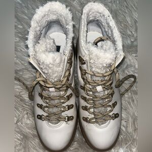 Women’s Aqua Miranda boots. Gently worn